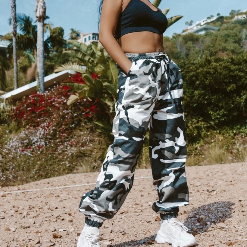 NWOT shein camo print high-rise drawstring joggers